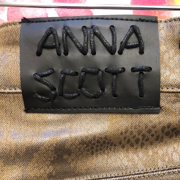 Short adjusted skirt - Picture 9 of 11